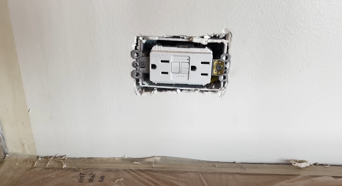 Do Bathroom Lights Need to Be Gfci Protected