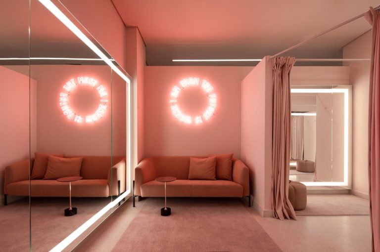 How Do Mirrors Affect the Lighting in a Room?