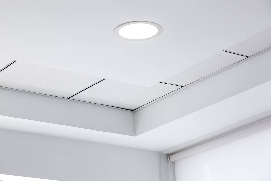 How to Remove Bathroom Light Fixture Without Screws?